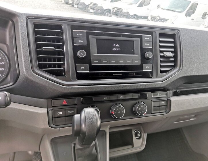 Volkswagen Crafter 9