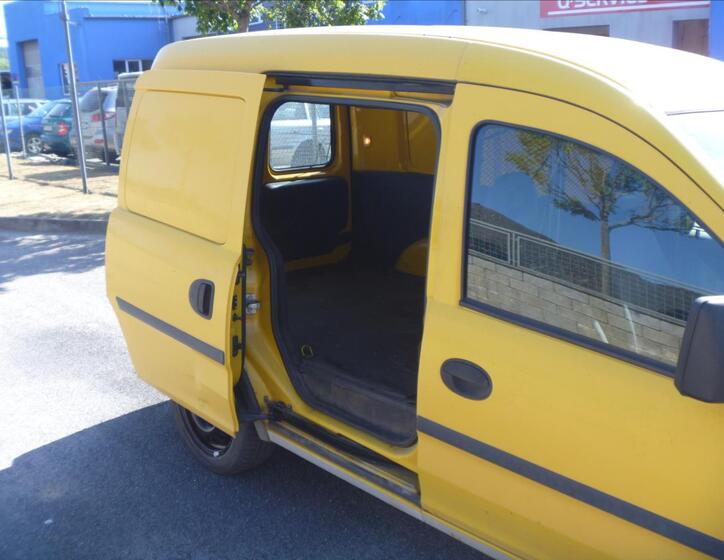 Opel Combo 16