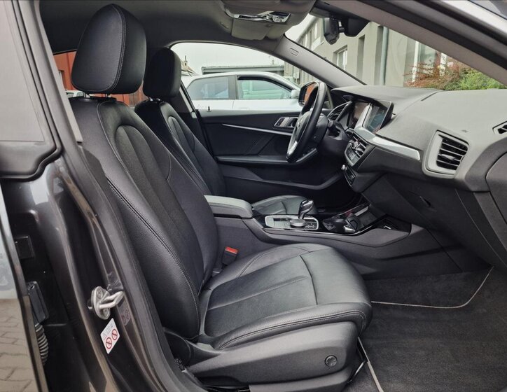 BMW Řada 2 Sedan / Limuzína 2,0 l 110 kw