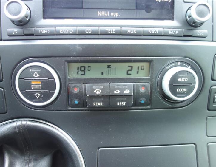 Volkswagen Multivan 29