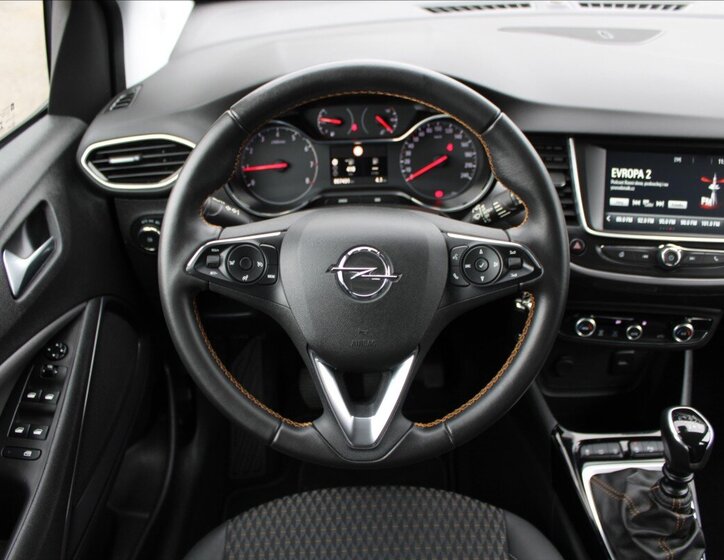 Opel Crossland X SUV / Terénní 1,2 l 81 kw
