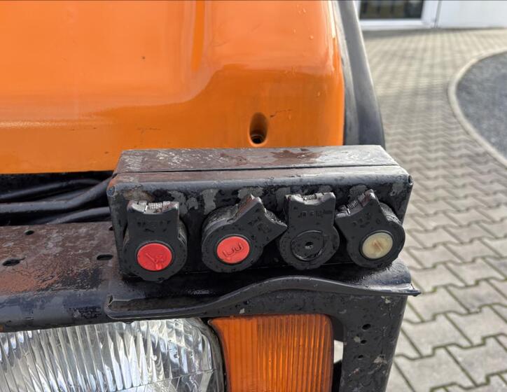 Mercedes-Benz Ostatní 13