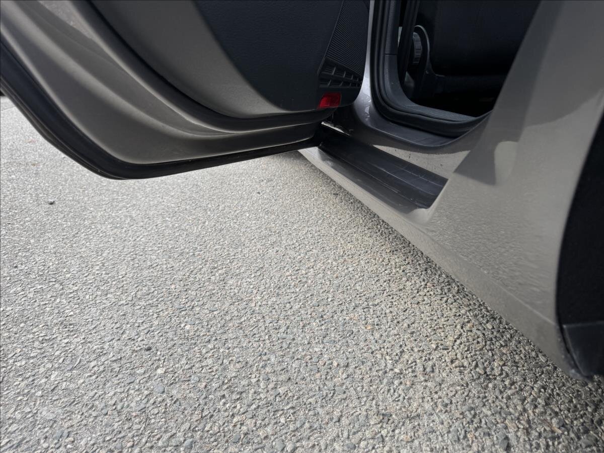 Volkswagen Golf Hatchback 1,2 l 63 kw