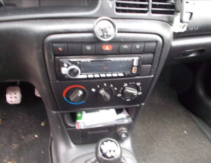 Opel Vectra Sedan 1,6 l 74 kw