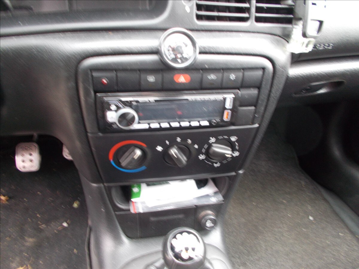 Opel Vectra Sedan 1,6 l 74 kw