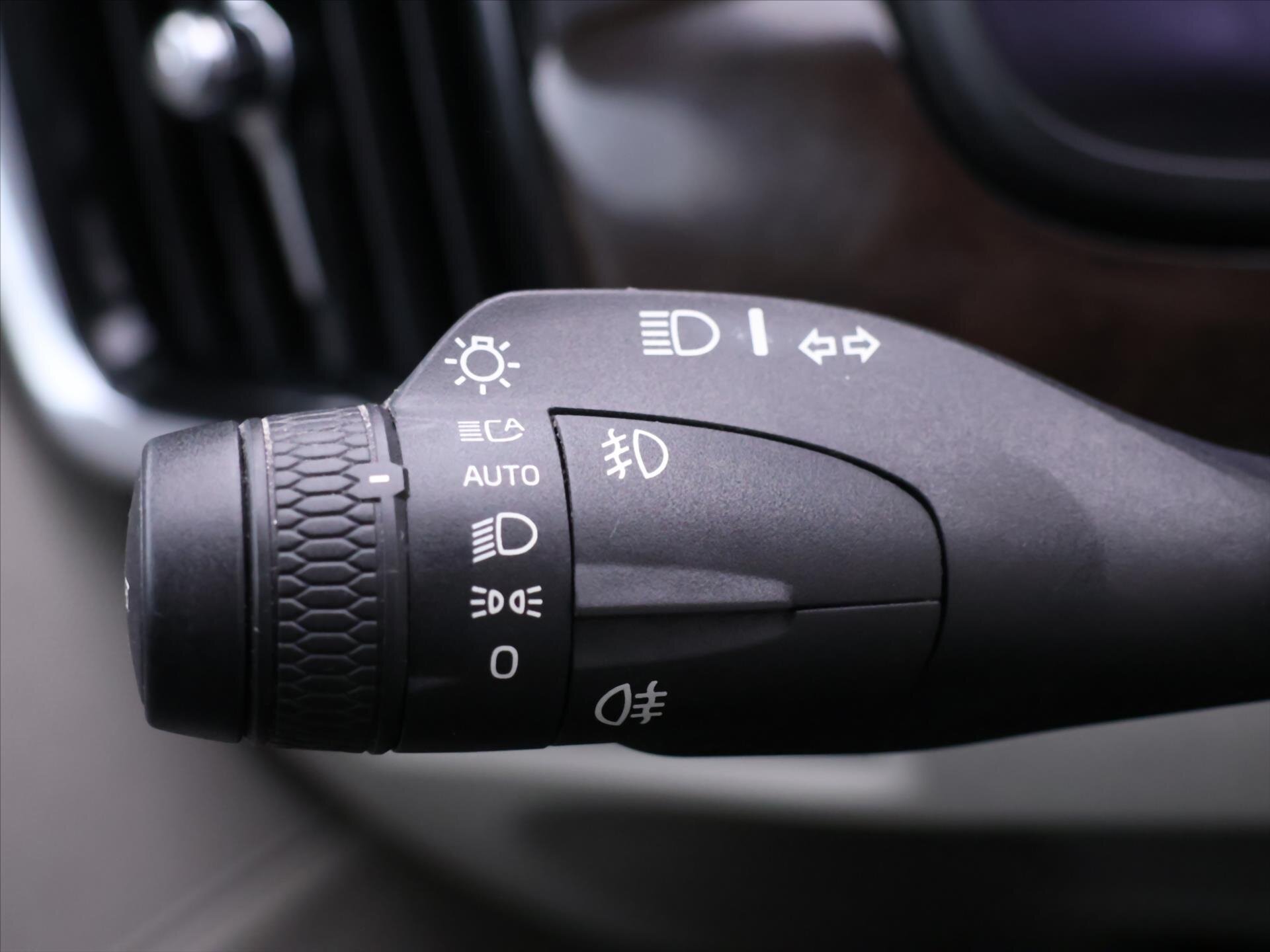 Volvo V90 Kombi 2,0 l 140 kw