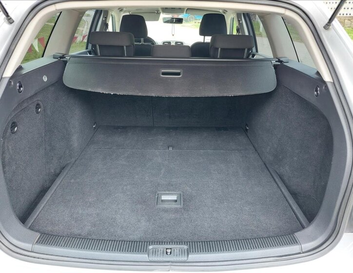 Volkswagen Golf Kombi 1,6 l 77 kw