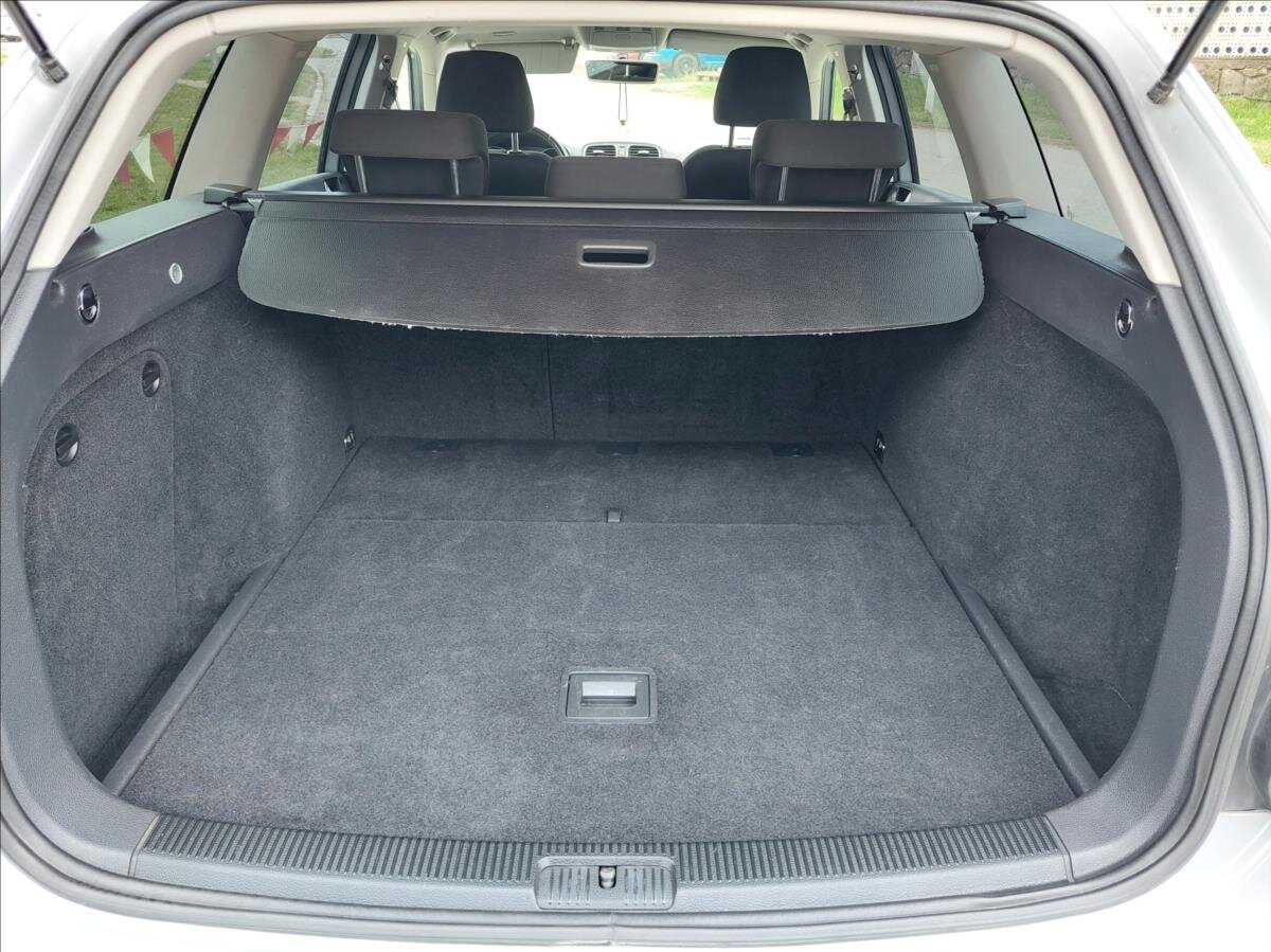 Volkswagen Golf Kombi 1,6 l 77 kw