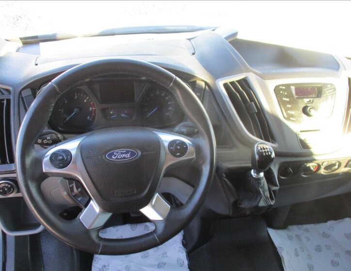 Ford Transit 13