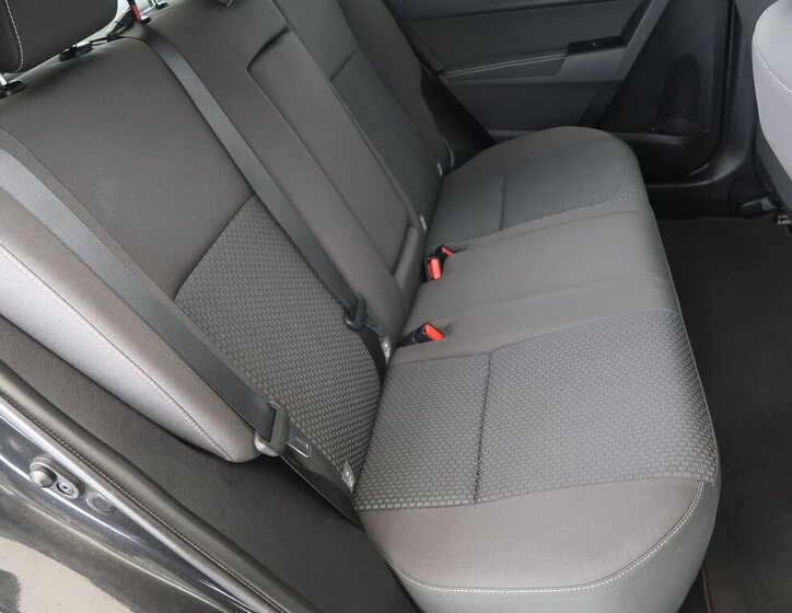 Toyota Corolla Sedan 1,6 l 97 kw