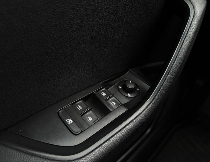 Škoda Superb Sedan / Limuzína 2,0 l 110 kw