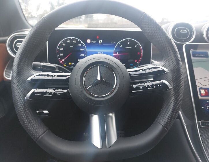 Mercedes-Benz GLC SUV 2,0 l 145 kw