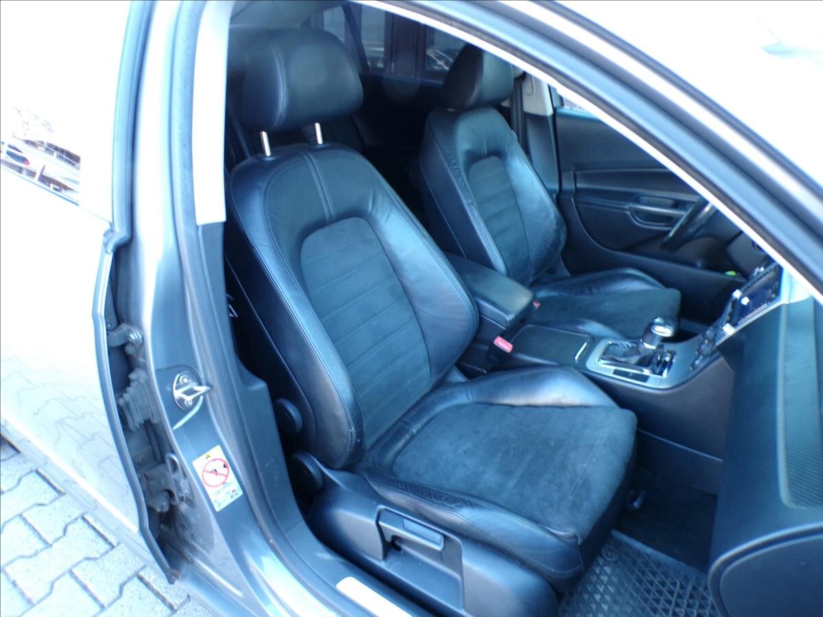 Volkswagen Passat Sedan / Limuzína 2,0 l 103 kw
