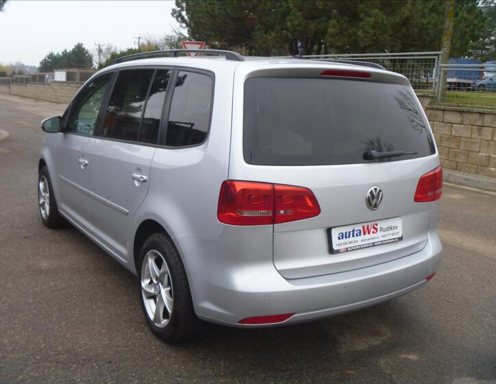 Volkswagen Touran 4