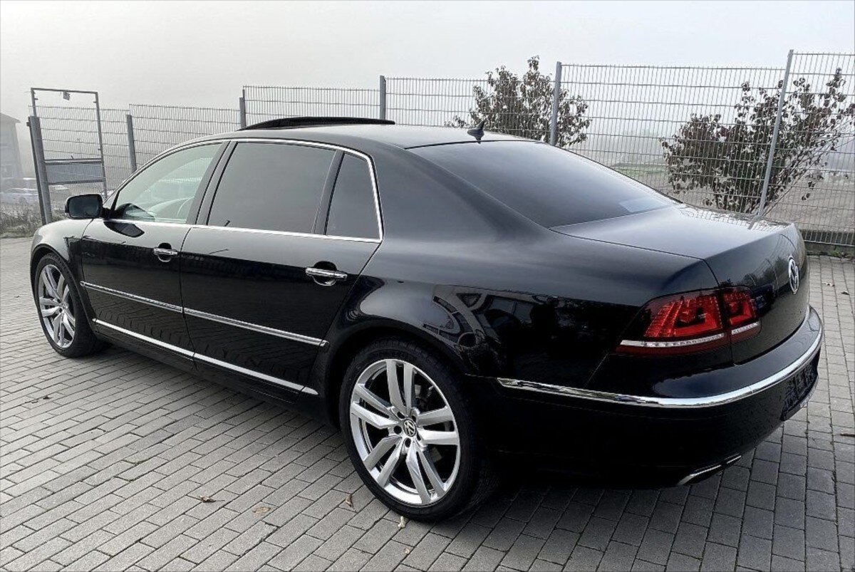 Volkswagen Phaeton Sedan / Limuzína 0,0 0