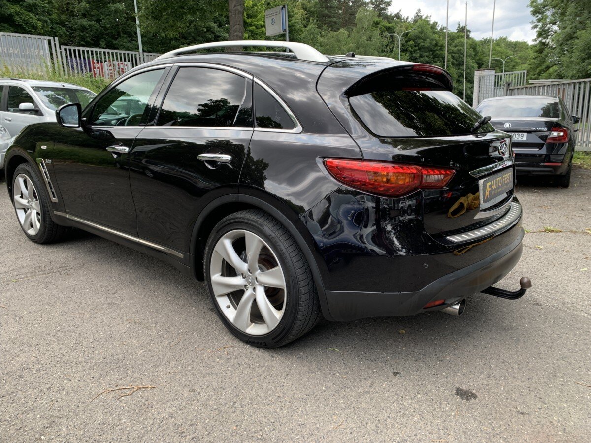 Infiniti QX70