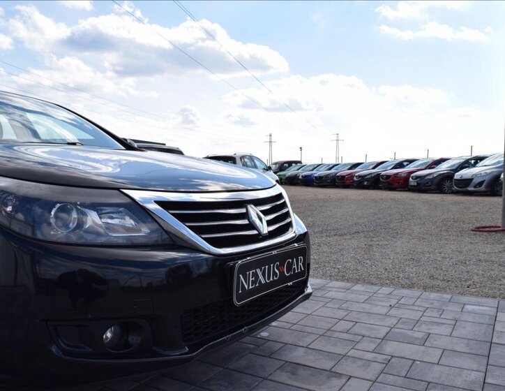 Renault Latitude Sedan / Limuzína 2,0 l 110 kw