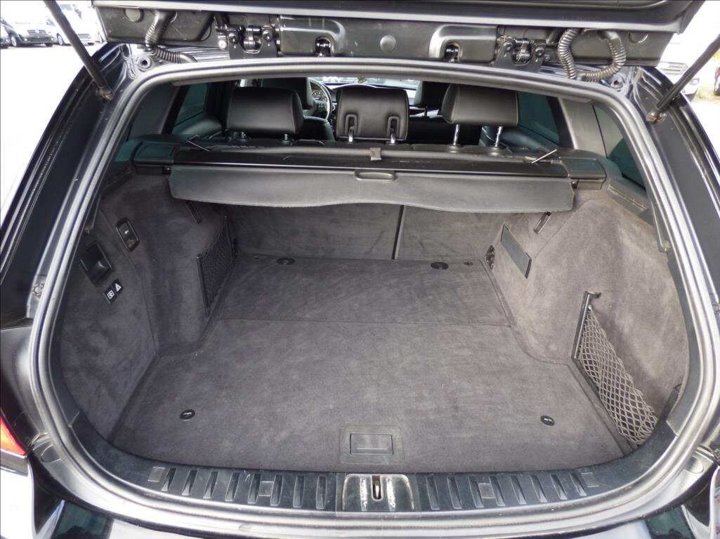 BMW Řada 3 Kombi 3,0 l 180 kw