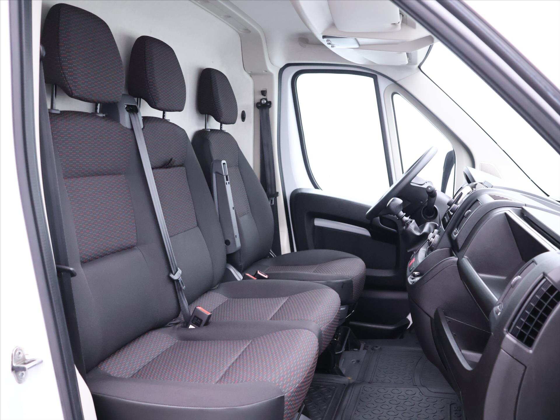 Peugeot Boxer Skříň 2,2 l 121 kw