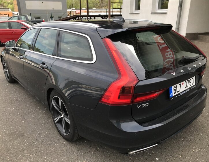 Volvo V90 Kombi 2,0 l 140 kw