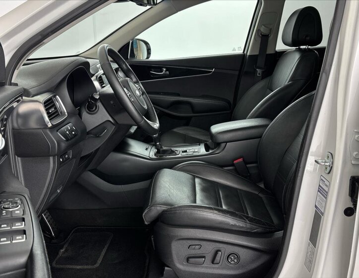 KIA Sorento SUV / Terénní 2,2 l 147 kw