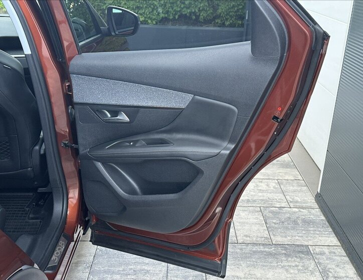 Peugeot 3008 SUV / Terénní 1,2 l 96 kw