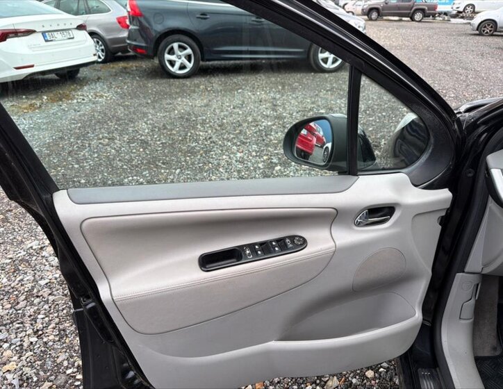 Peugeot 207 Hatchback 1,6 l 110 kw