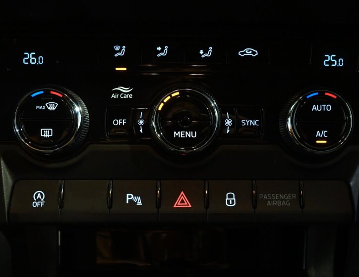 Škoda Karoq SUV 999,0 81 kw