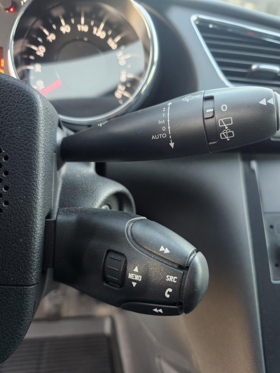 Peugeot 3008 SUV 1,2 l 96 kw