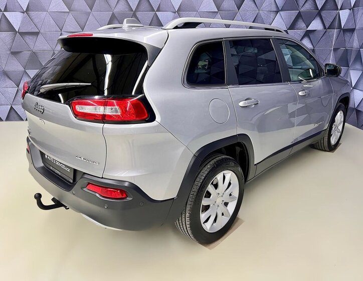 Jeep Cherokee SUV 2,0 l 125 kw