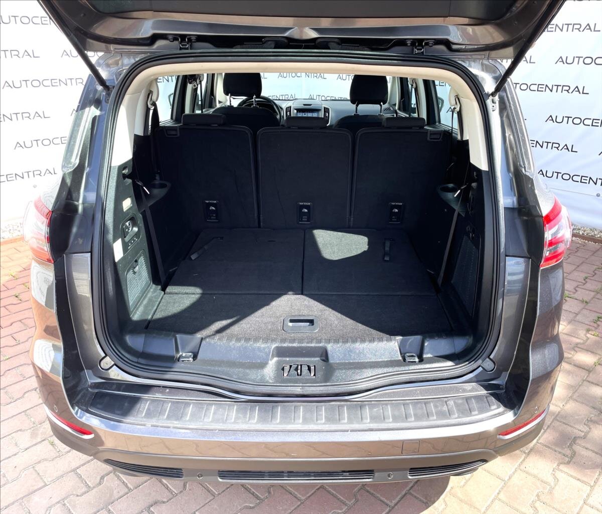 Ford S-MAX MPV 1,5 l 118 kw