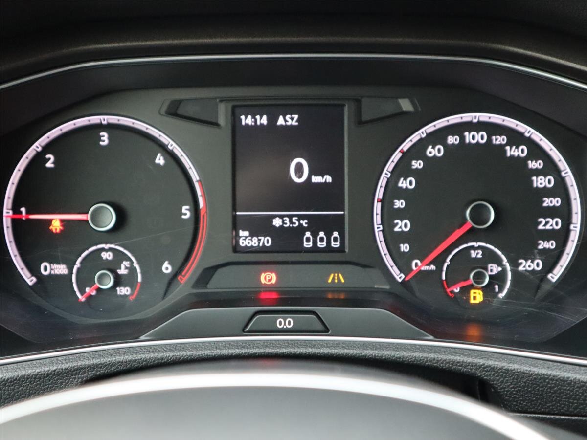 Volkswagen T-Roc CUV / Crossover 1,6 l 85 kw