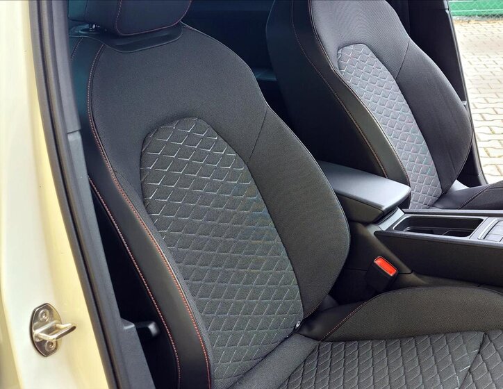 Seat Leon Hatchback 1,5 l 110 kw