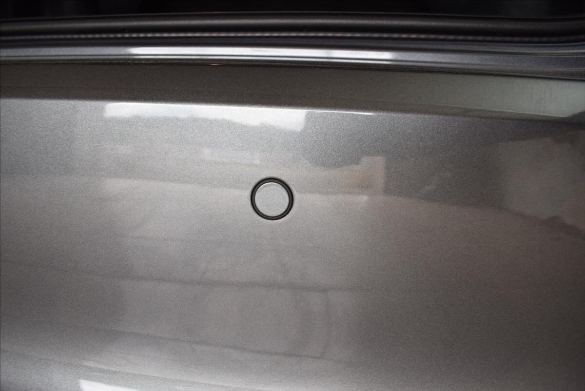 Volkswagen Jetta Sedan / Limuzína 1,2 l 77 kw