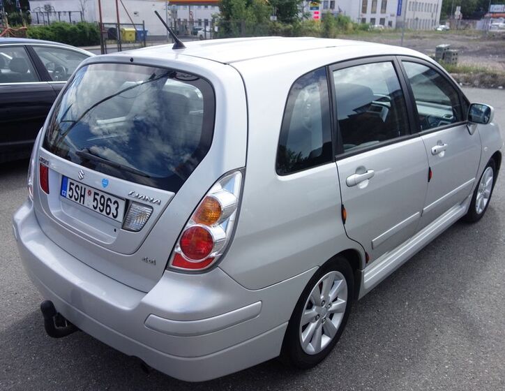 Suzuki Liana 6