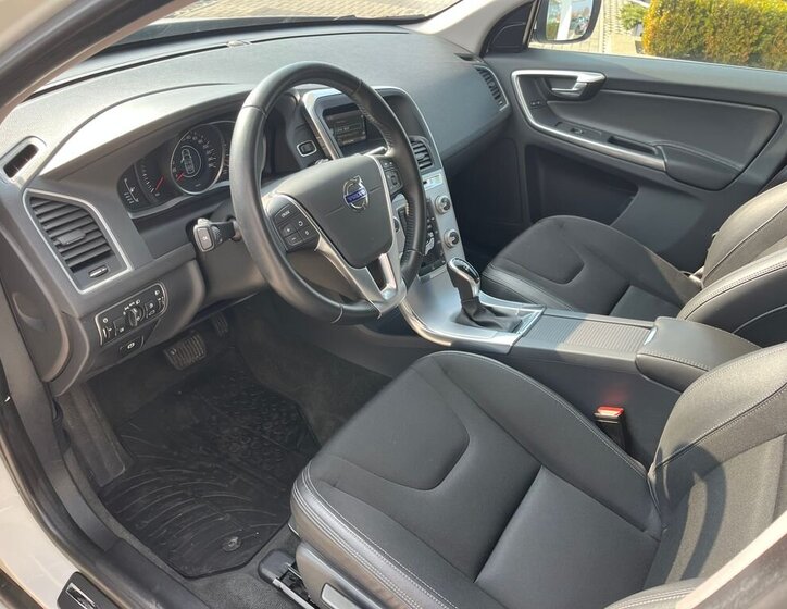 Volvo XC60 SUV / Terénní 2,4 l 140 kw