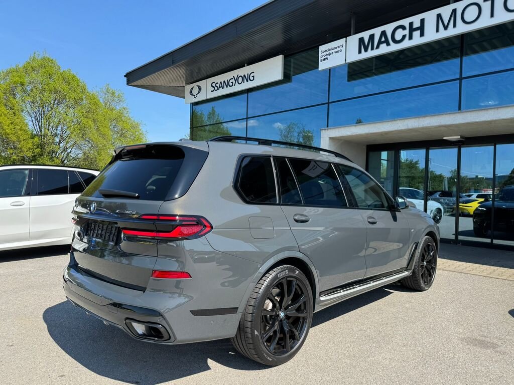 BMW X7 SUV / Terénní 3,0 l 250 kw