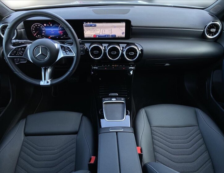 Mercedes-Benz Třídy A Hatchback 1,3 l 120 kw