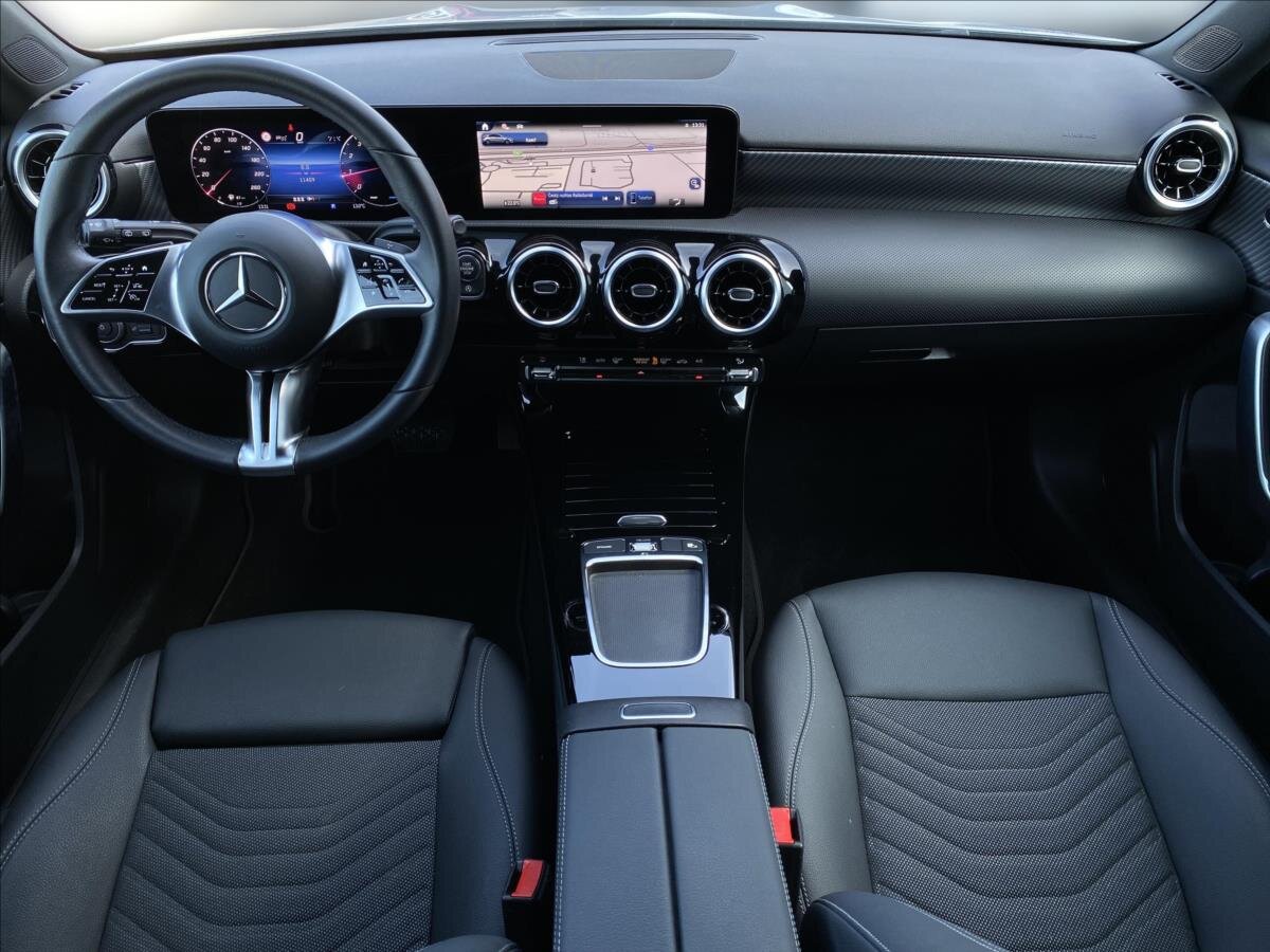 Mercedes-Benz Třídy A Hatchback 1,3 l 120 kw