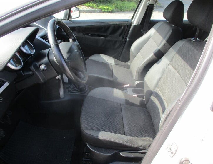 Peugeot 207 7