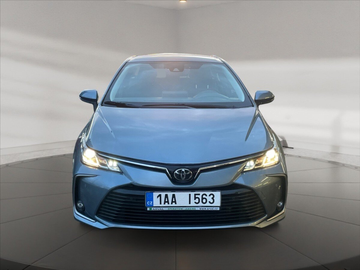 Toyota Corolla Sedan / Limuzína 1,5 l 92 kw