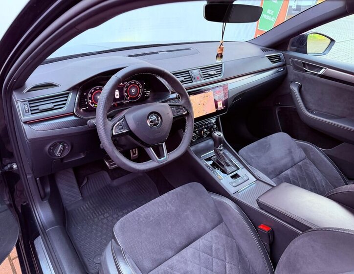 Škoda Superb Sedan / Limuzína 2,0 l 140 kw