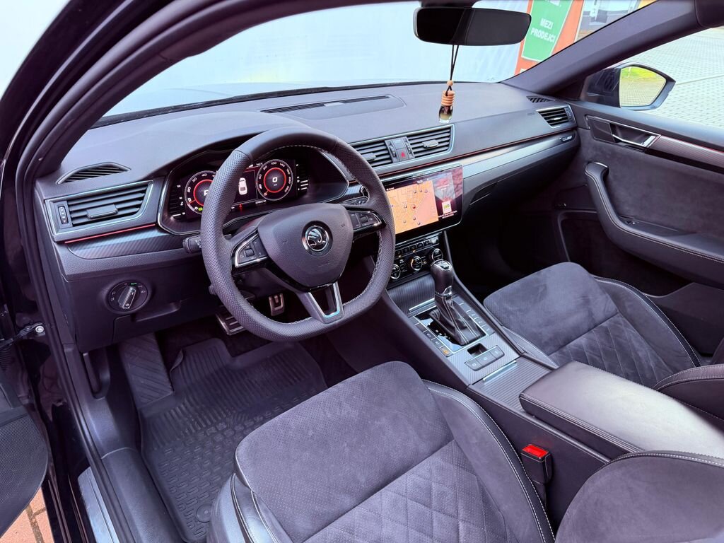 Škoda Superb Sedan / Limuzína 2,0 l 140 kw