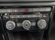 Volkswagen T-Roc SUV / Terénní 2,0 l 221 kw