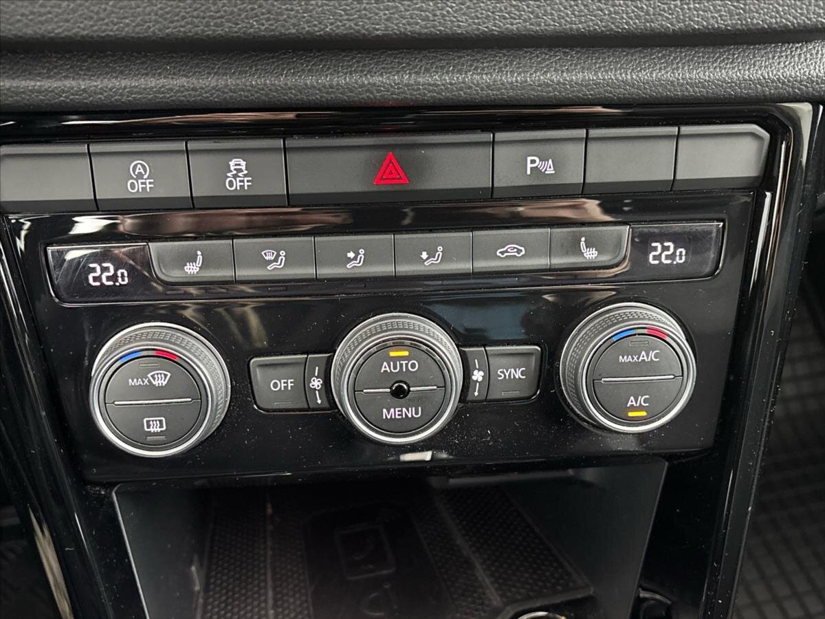 Volkswagen T-Roc SUV / Terénní 2,0 l 221 kw