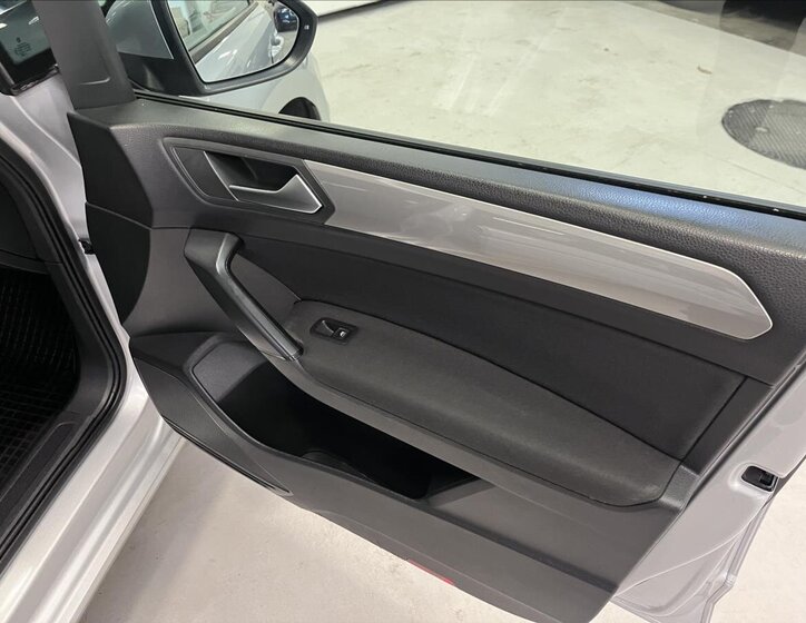Volkswagen Touran Kombi 1,6 l 81 kw