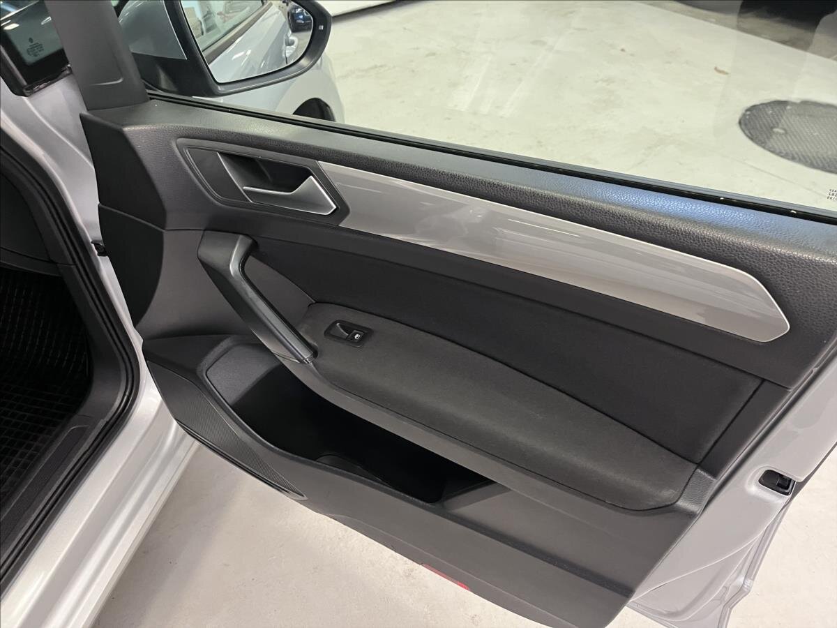 Volkswagen Touran Kombi 1,6 l 81 kw