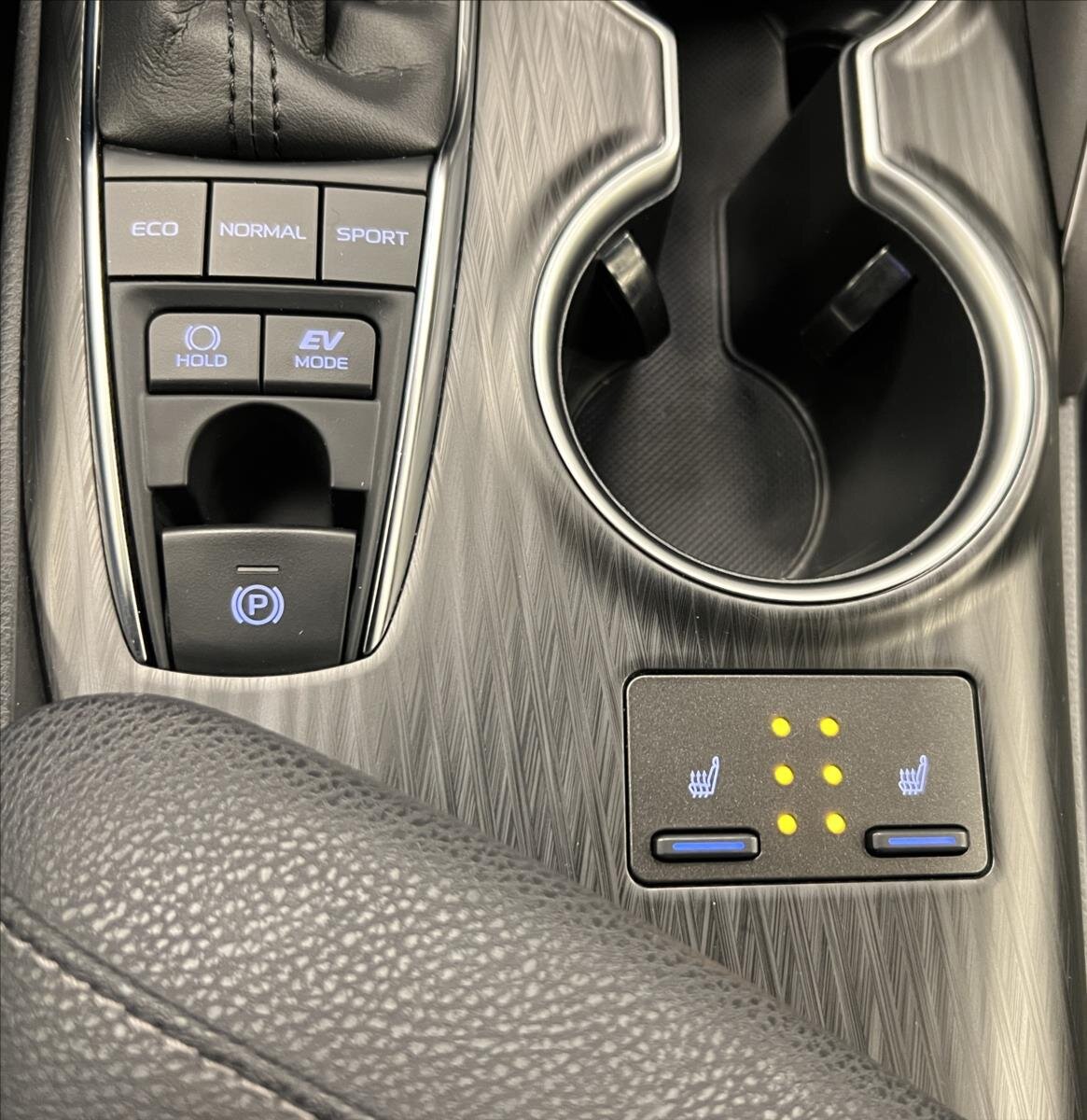 Toyota Camry Sedan 2,5 l 131 kw