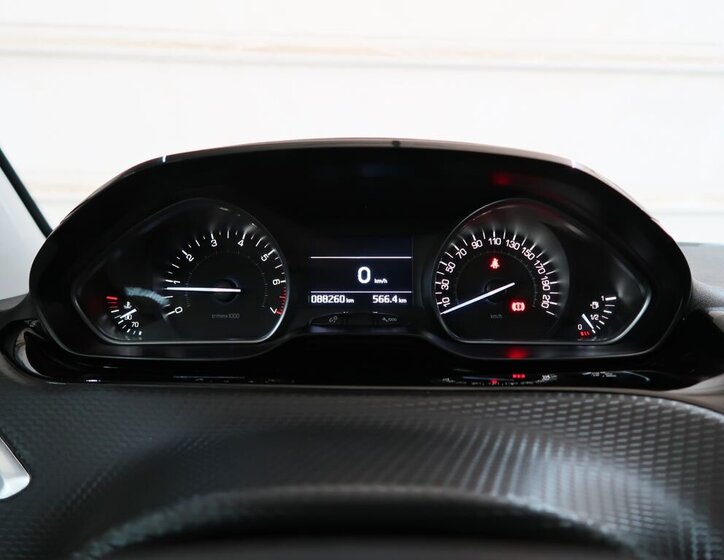 Peugeot 208 Hatchback 1,2 l 61 kw