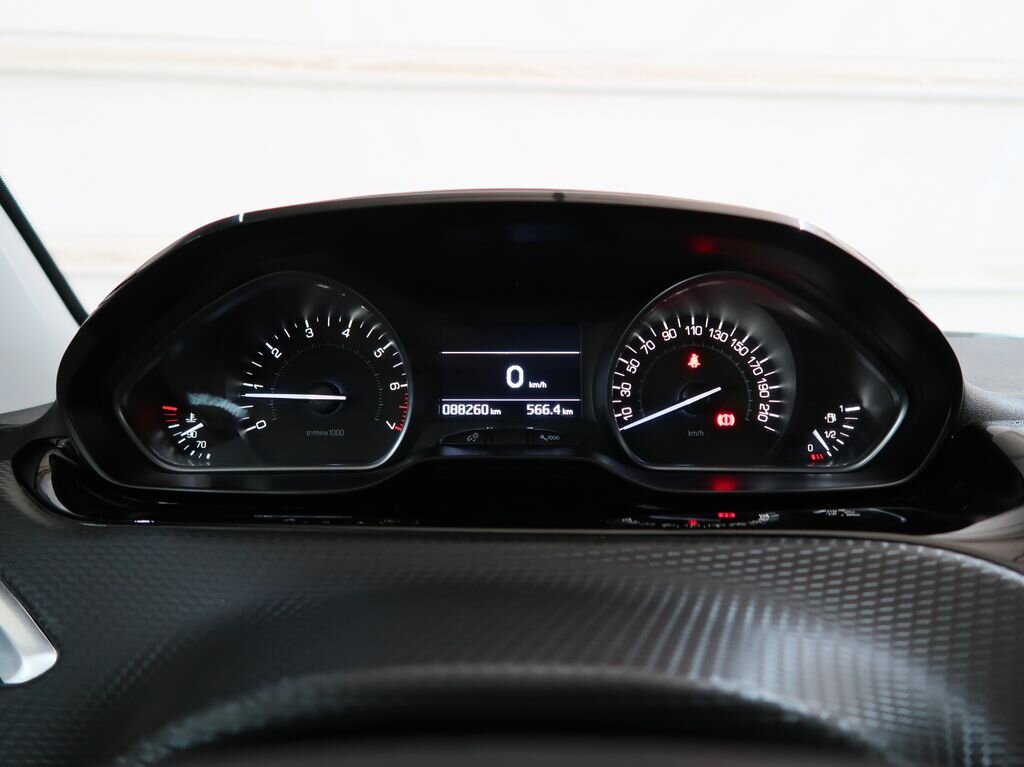 Peugeot 208 Hatchback 1,2 l 61 kw